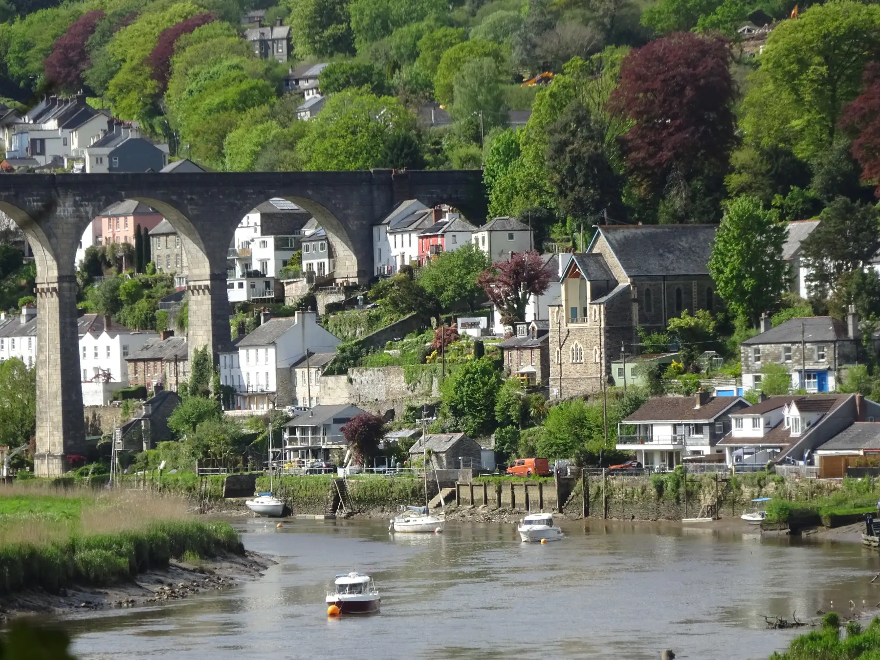 View towards Calstock and the magnificent railway viaduct