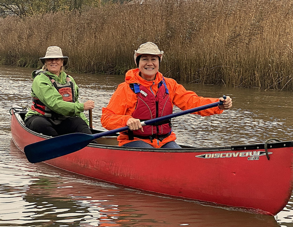 Photo image of women canoeing on the River Tamar